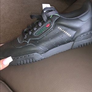 Yeezy Calabasas powerphase 100% authentic